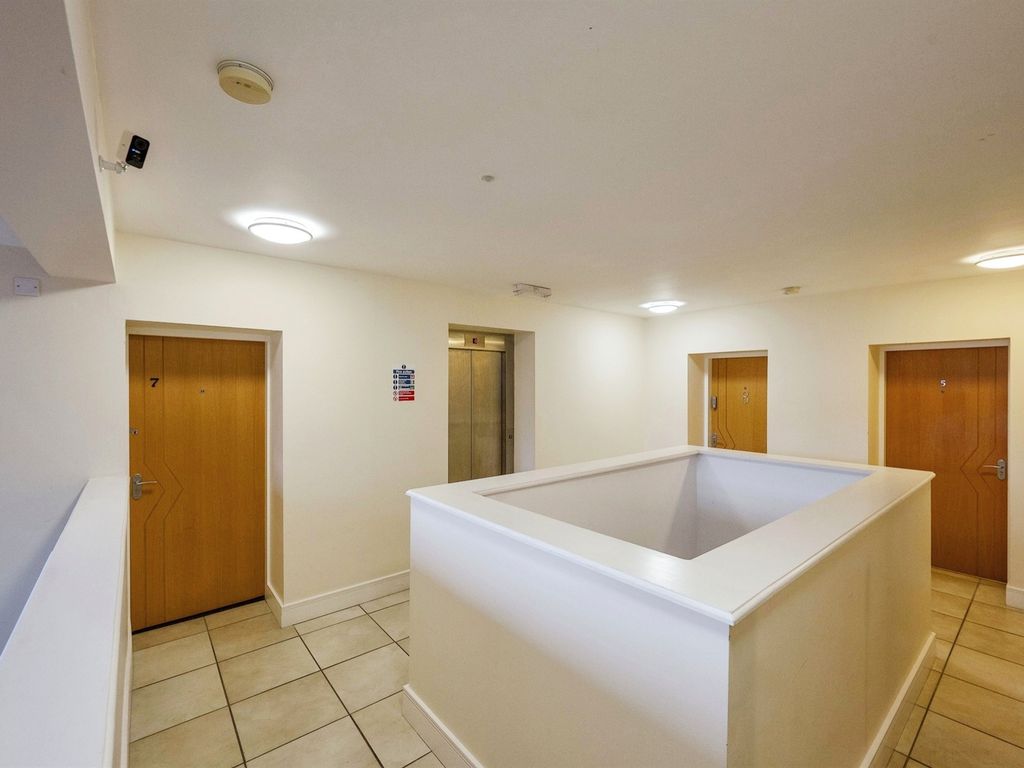 3 bed flat for sale in Milestone Court, Bessacarr, Doncaster DN4, £300,000