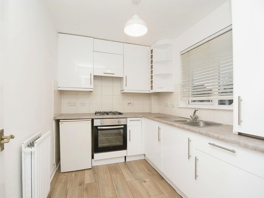 1 bed flat for sale in Arniston Way, Paisley PA3, £80,000