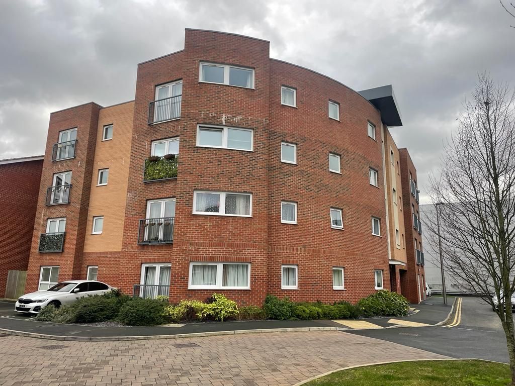 2 bed flat for sale in Bowling Green Close, Bletchley, Milton Keynes MK2, £215,000