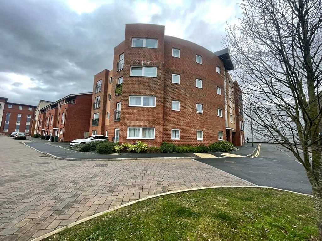 2 bed flat for sale in Bowling Green Close, Bletchley, Milton Keynes MK2, £215,000