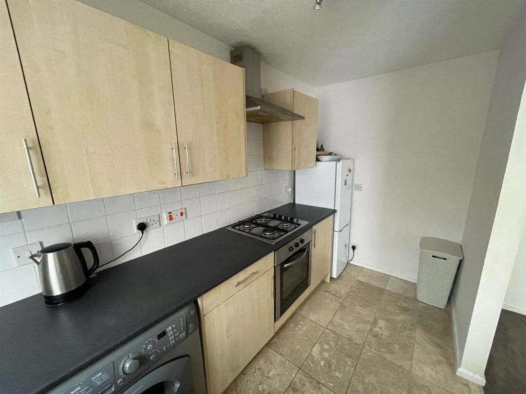 1 bed end terrace house for sale in Manor Drive, Leicester LE4, £150,000
