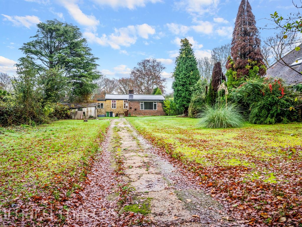 3 bed detached bungalow for sale in Horsham Road, Beare Green, Dorking RH5, £575,000