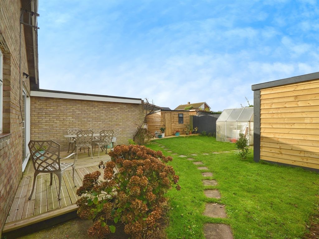 3 bed detached bungalow for sale in Keymer Avenue, Peacehaven BN10, £425,000