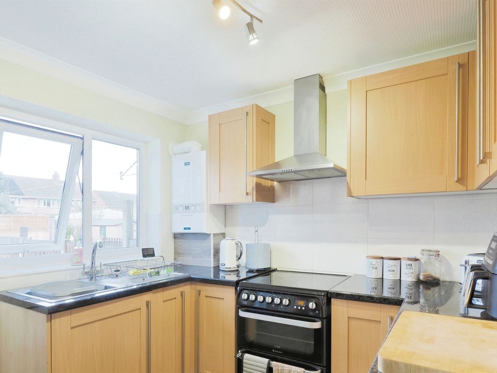 2 bed flat for sale in Ancaster Court, Scunthorpe DN17, £99,950