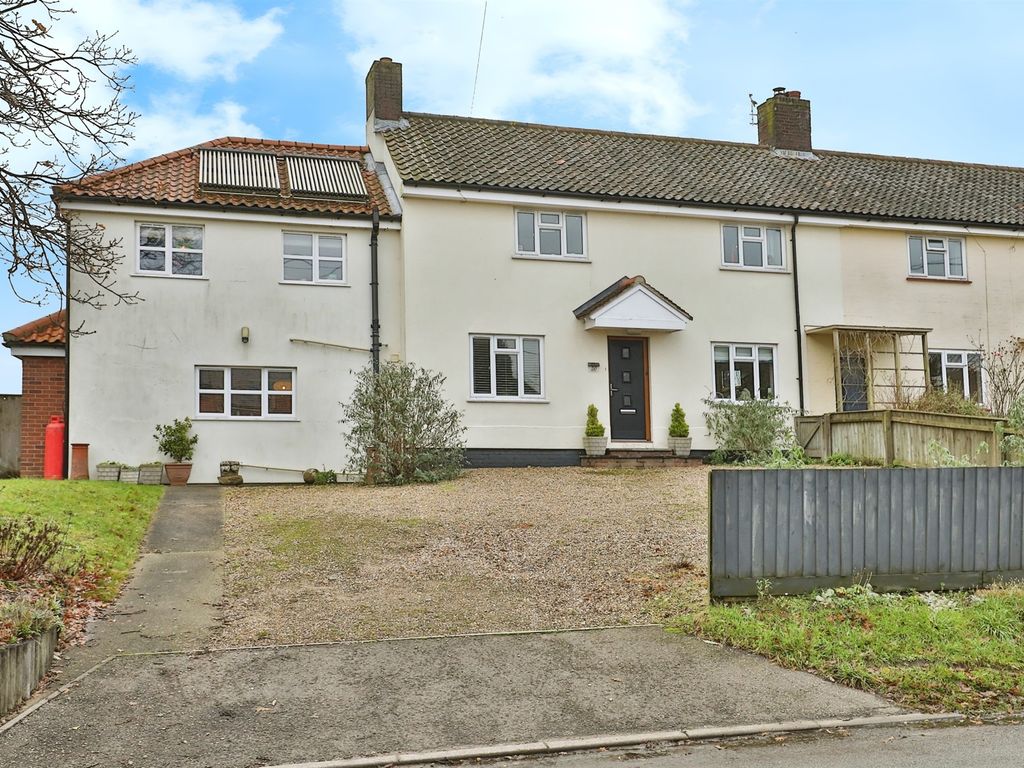 6 bed end terrace house for sale in School Road, Holme Hale, Thetford IP25, £400,000