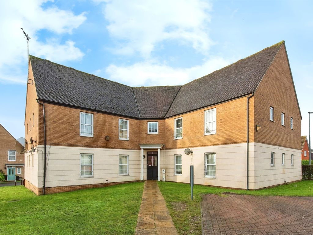 2 bed flat for sale in Sycamore Covert, Thetford IP24, £130,000