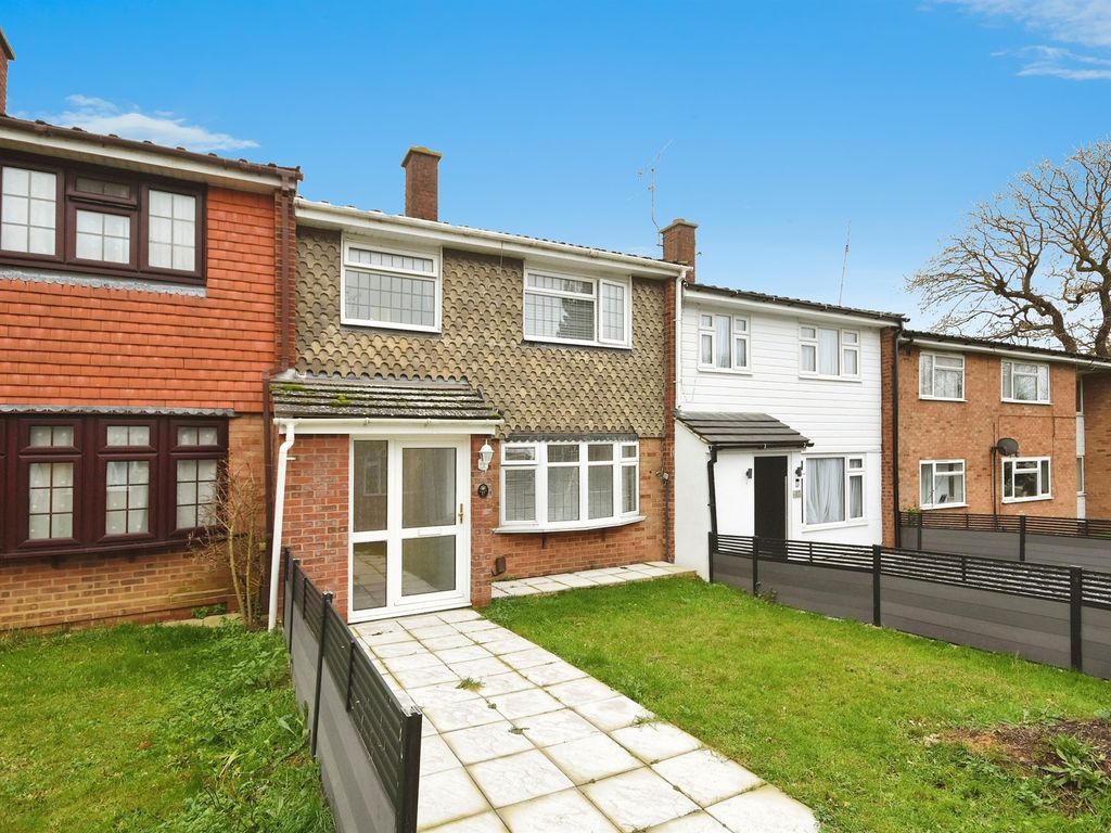 3 bed end terrace house for sale in Parklands Way, Galleywood, Chelmsford CM2, £360,000