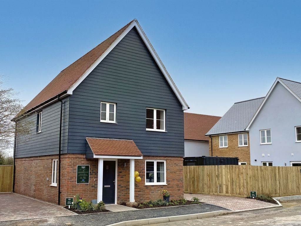 New home, 3 bed detached house for sale in Hawthorn Close, Main Road, Bicknacre, Chelmsford CM3, £540,000