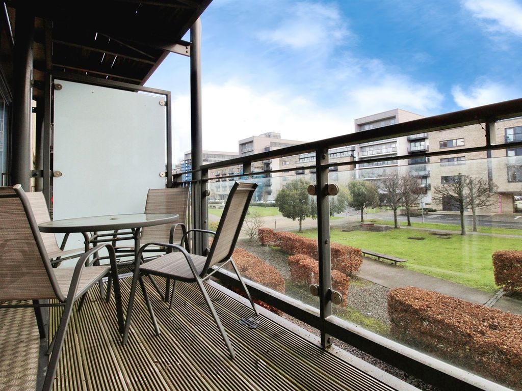 2 bed flat for sale in Ferry Court, Cardiff CF11, £180,000