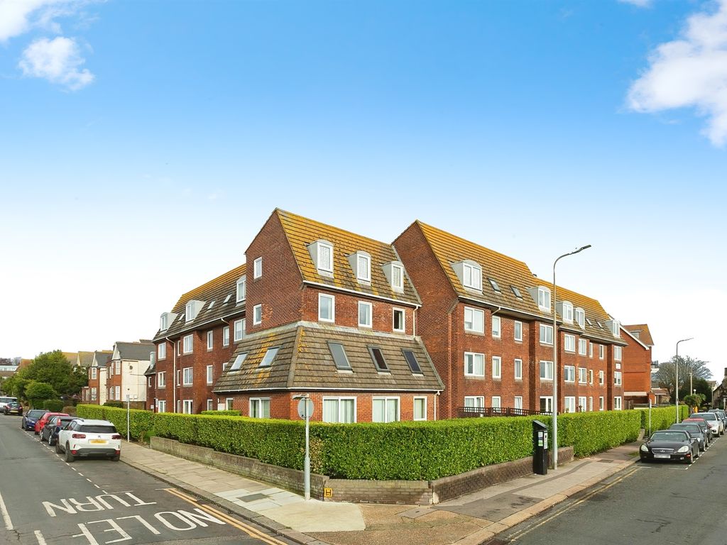 1 bed flat for sale in Cranfield Road, Bexhill-On-Sea TN40, £80,000