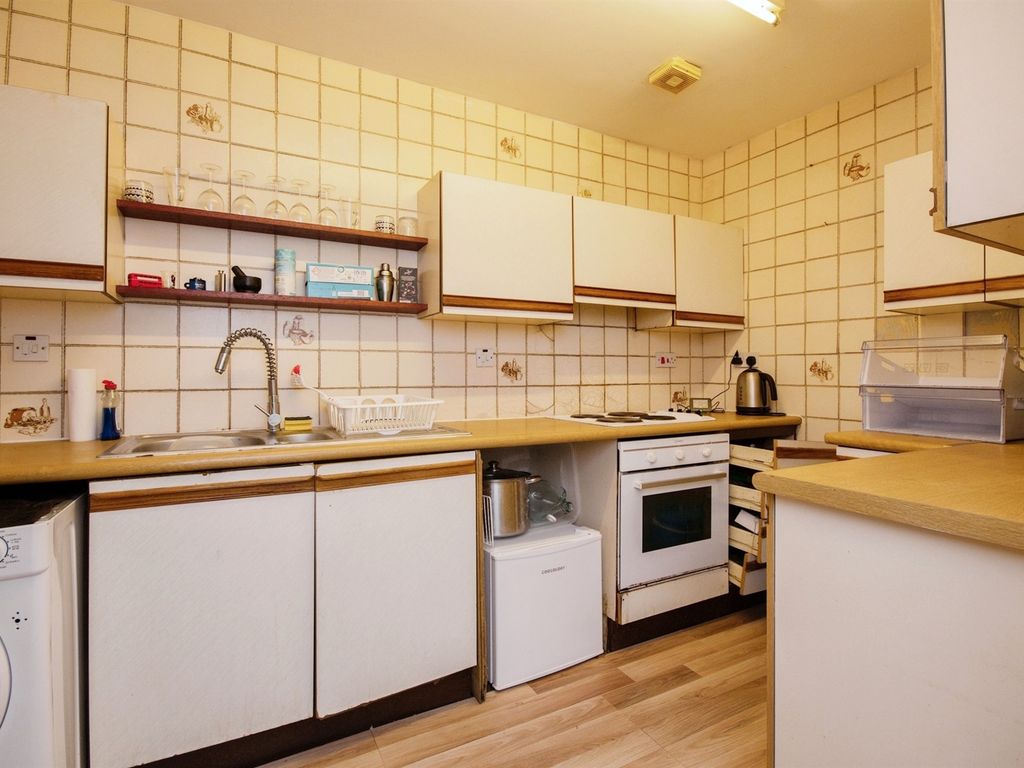1 bed flat for sale in Wimborne Road, Winton, Bournemouth BH2, £195,000