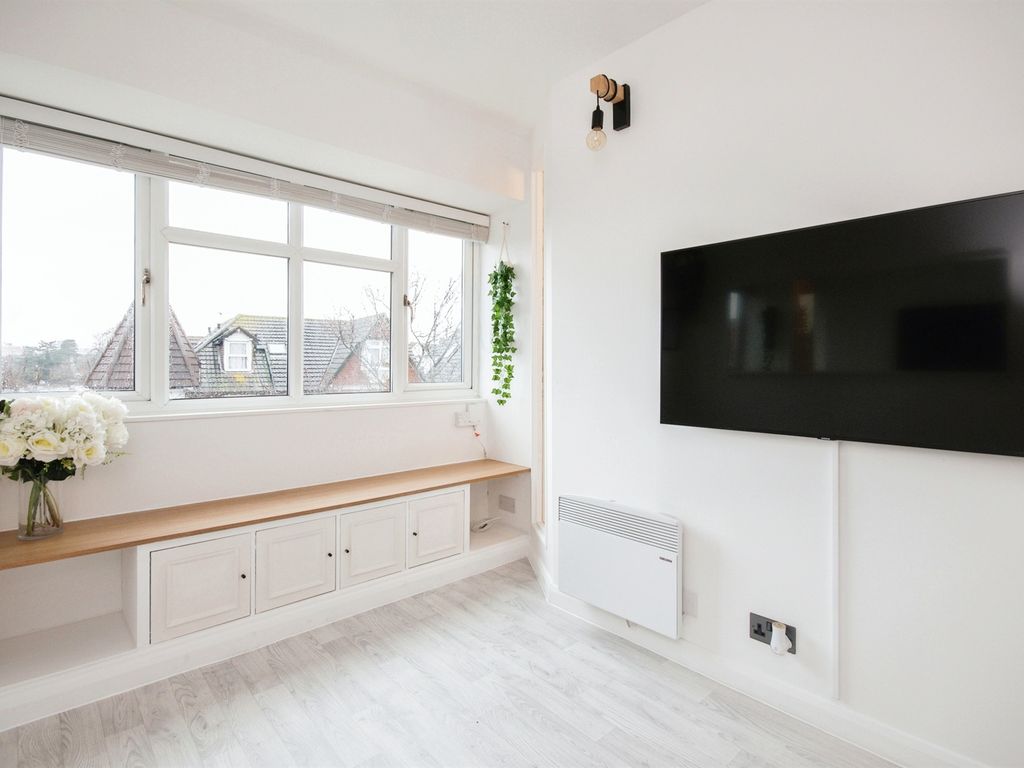 1 bed flat for sale in Sea Road, Boscombe, Bournemouth BH5, £150,000
