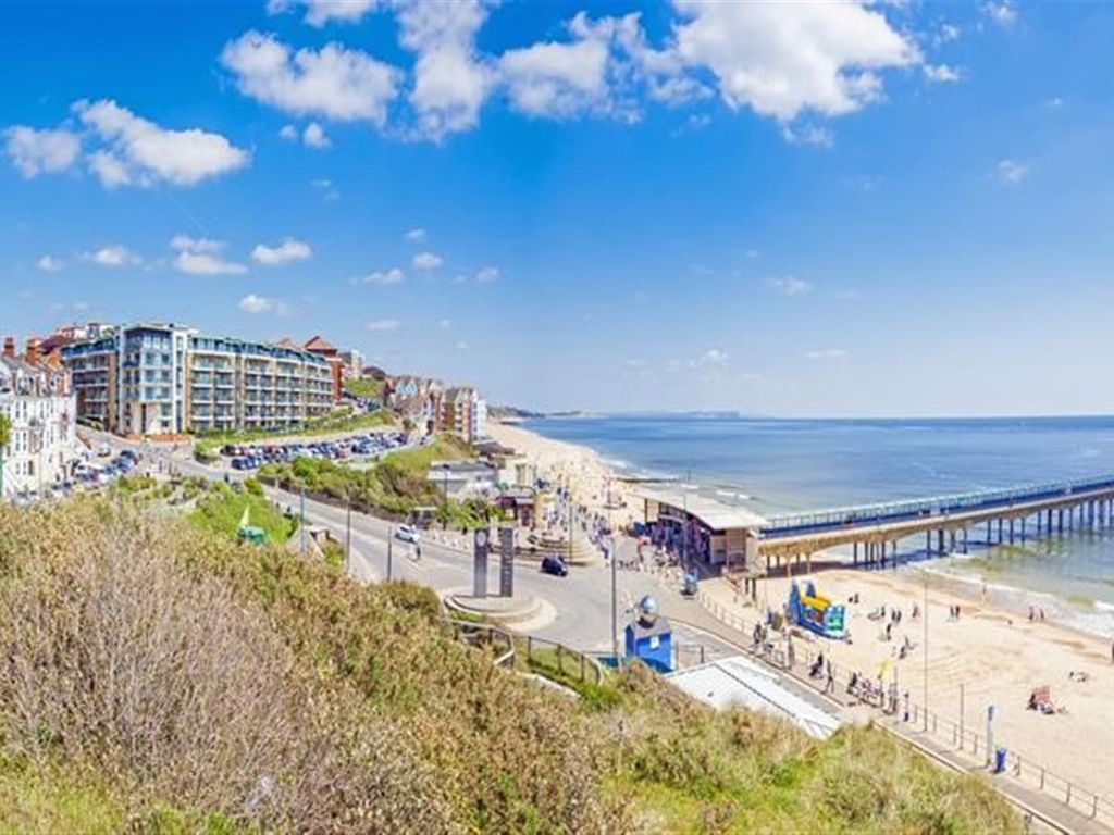 1 bed flat for sale in Sea Road, Boscombe, Bournemouth BH5, £150,000