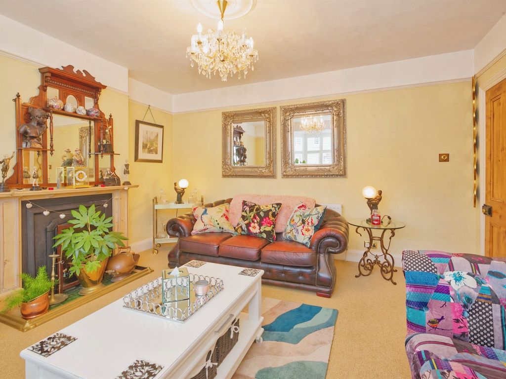 3 bed end terrace house for sale in Marshfield Road, Minehead TA24, £319,950
