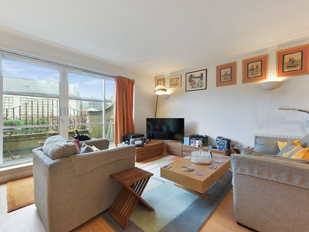 3 bed town house for sale in Archway Mews, London SW15, £825,000