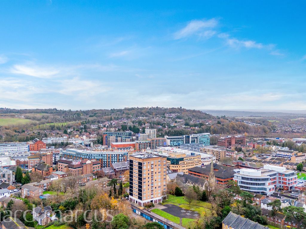 1 bed flat for sale in Dome Way, Redhill RH1, £180,000