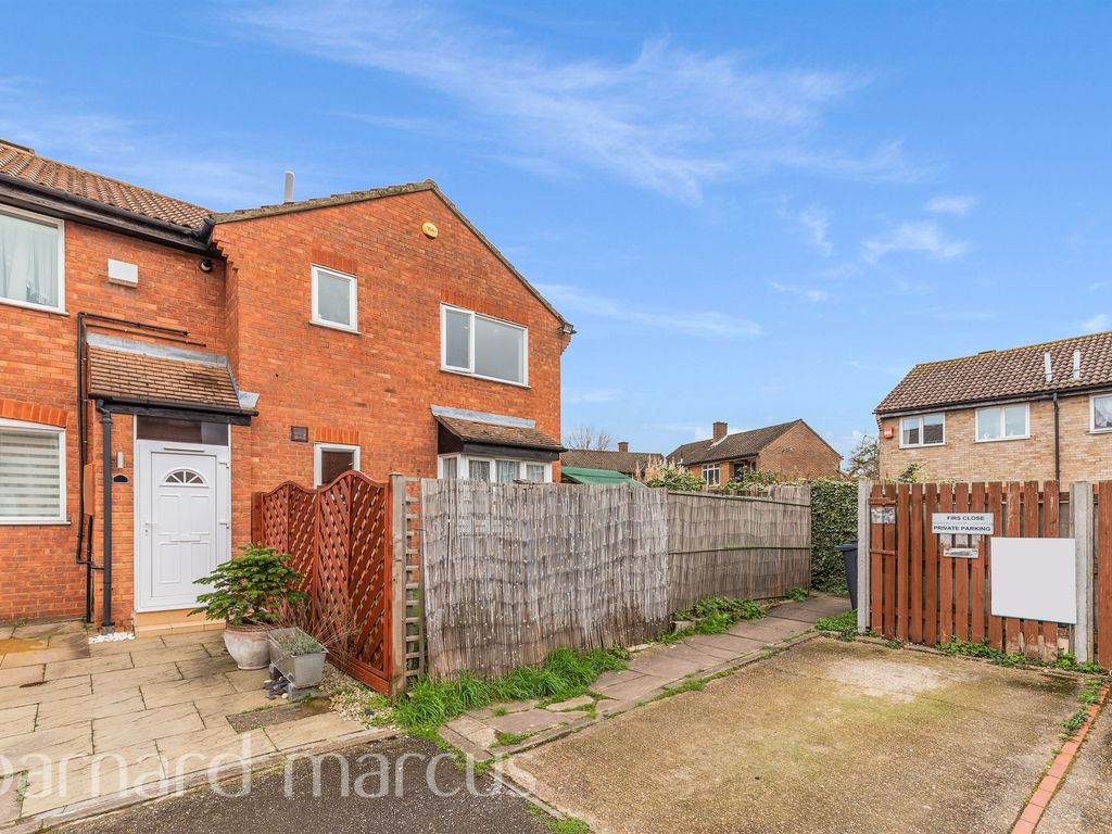 1 bed end terrace house for sale in Firs Close, Mitcham CR4, £325,000