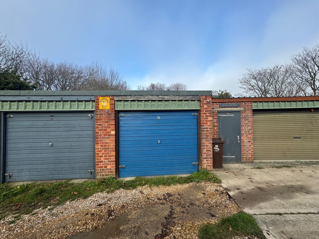Property for sale in Hayling Avenue, Portsmouth PO3, £30,000