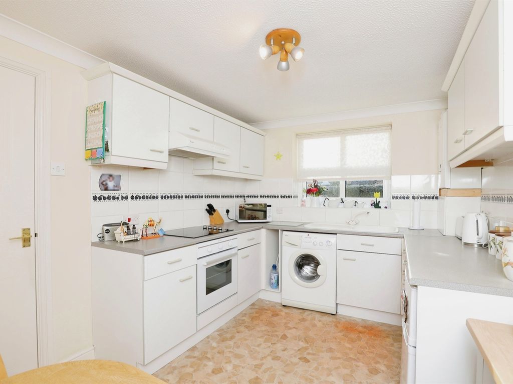 3 bed end terrace house for sale in Thoresby Way, Retford DN22, £175,000