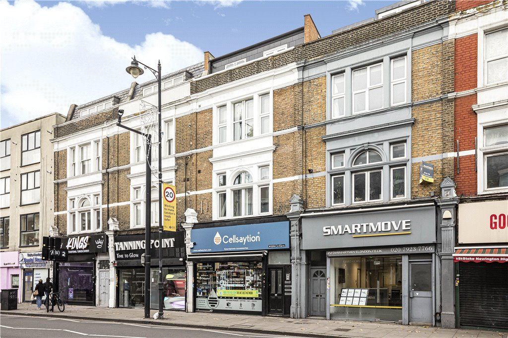 2 bed flat for sale in Stoke Newington High Street, London N16, £550,000