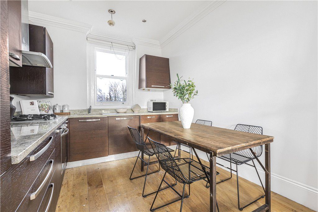 2 bed flat for sale in Balls Pond Road, London N1, £800,000