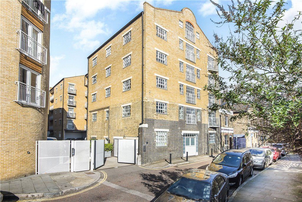 1 bed flat for sale in St. Marychurch Street, London SE16, £380,000