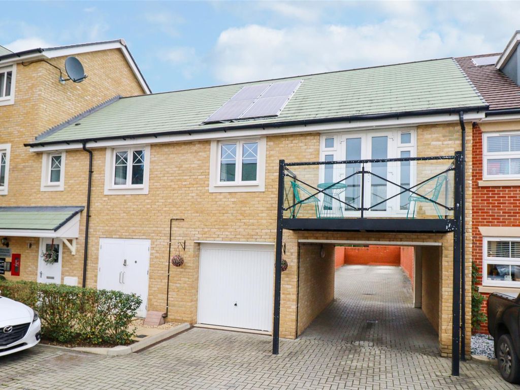 2 bed detached house for sale in Dragons Way, Church Crookham, Fleet GU52, £325,000