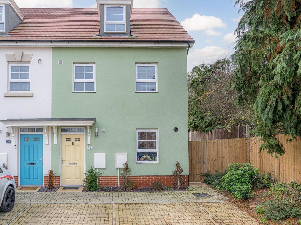 3 bed end terrace house for sale in Tettenhall Way, Faversham ME13, £375,000