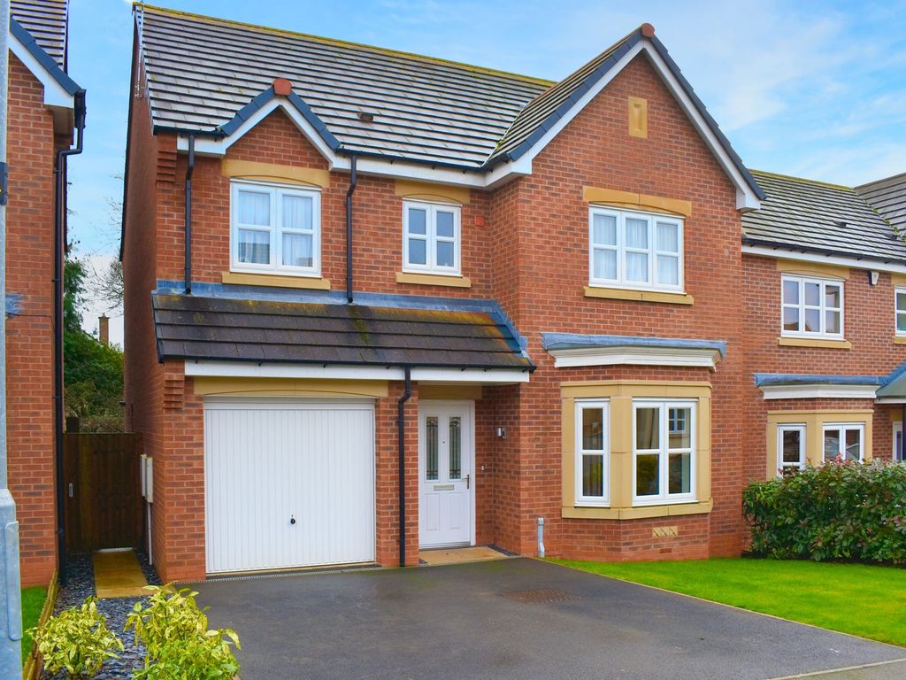 4 bed detached house for sale in Garfield Park, Great Glen, Leicester LE8, £425,000