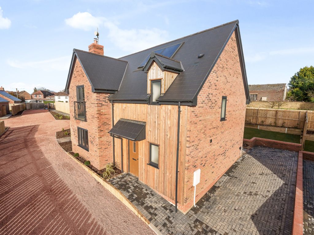 New home, 3 bed detached house for sale in Kidderminster DY14, £475,000