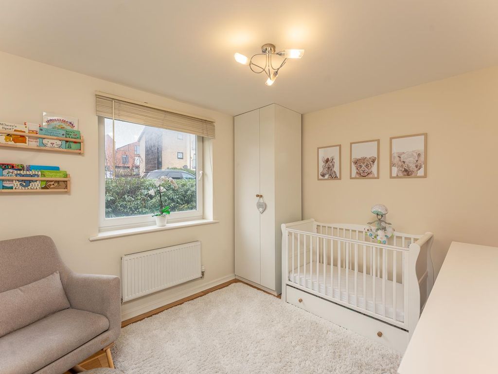 2 bed flat for sale in Peacock Close, Millbrook Park NW7, £499,950