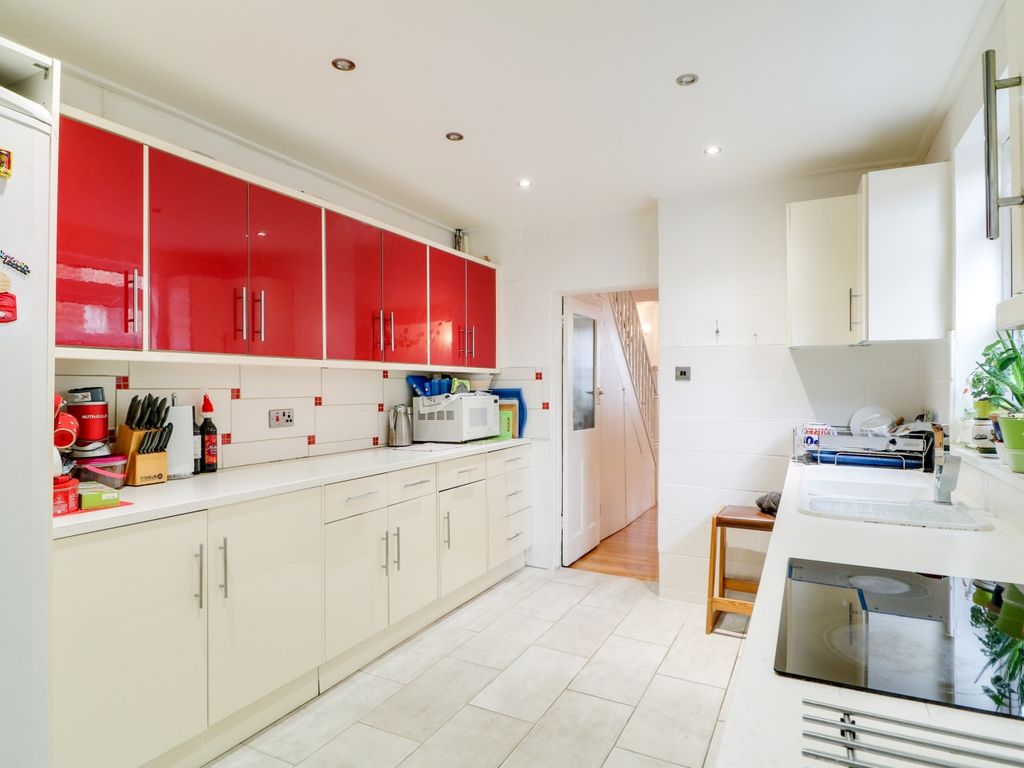 3 bed terraced house for sale in Stanley Road, London, Greater London N11, £595,000