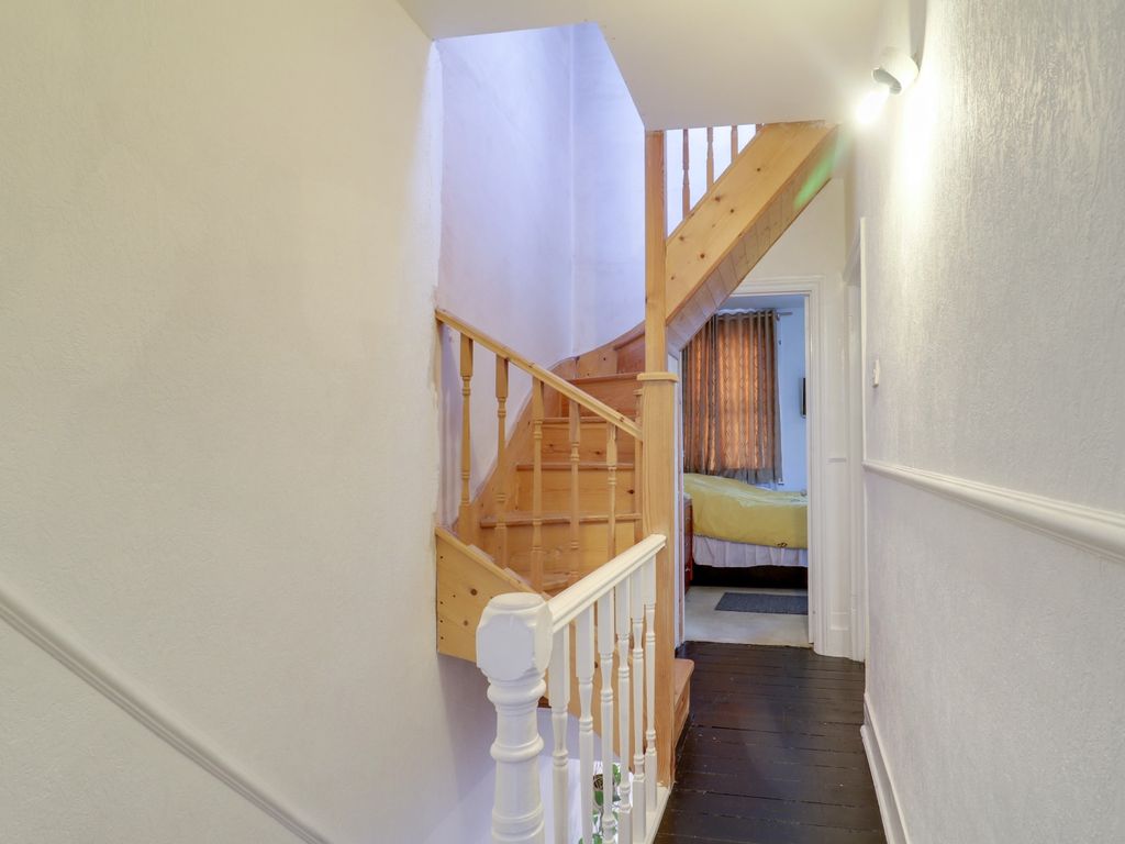 3 bed terraced house for sale in Stanley Road, London, Greater London N11, £595,000