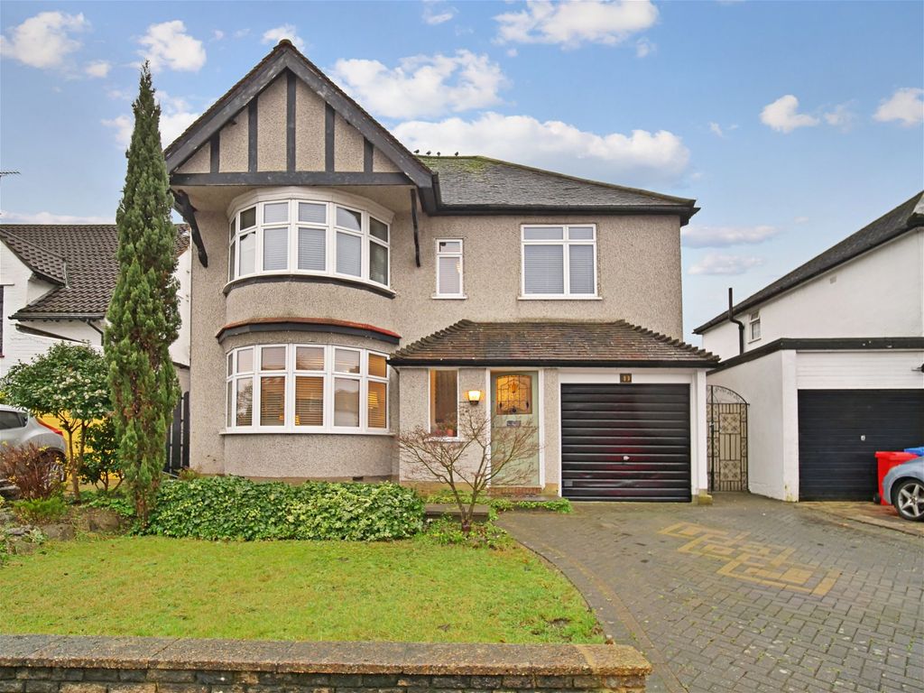 5 bed detached house for sale in Avondale Road, Bromley BR1, £900,000