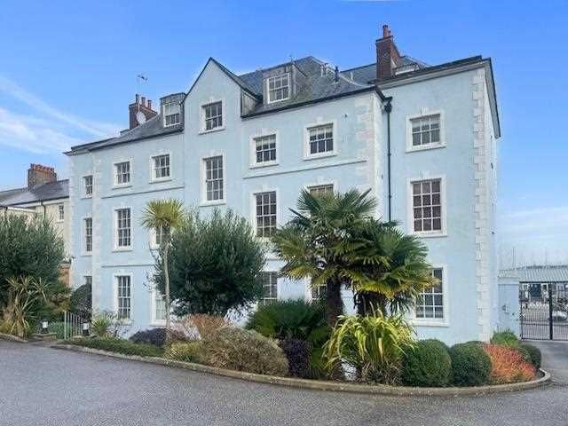 4 bed flat for sale in Bank Place, Falmouth TR11, £700,000