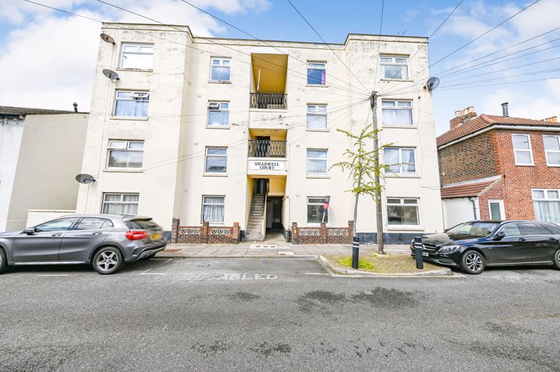 2 bed flat for sale in Winstanley Road, Portsmouth PO2, £125,000