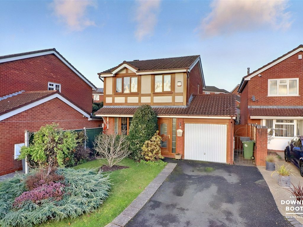 3 bed detached house for sale in Hill Park, Walsall Wood, Walsall WS9, £340,000