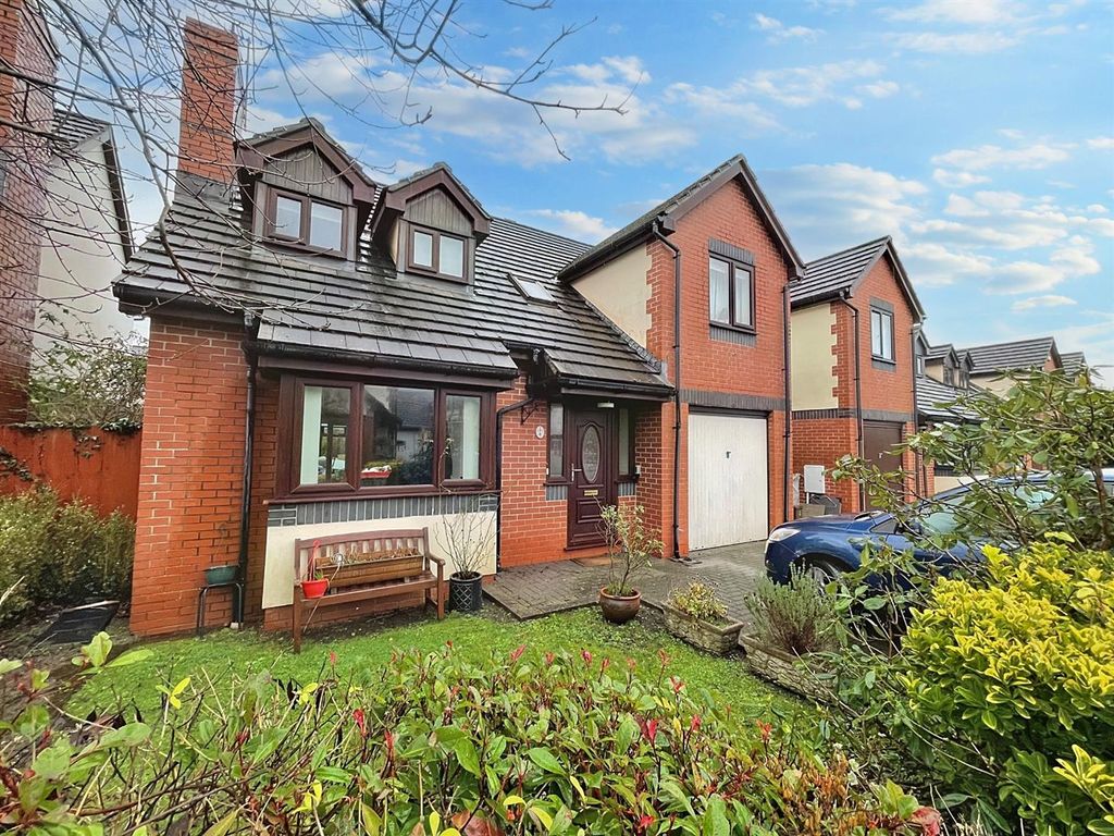 4 bed detached house for sale in The Hawthorns, Caerleon, Newport NP18, £360,000
