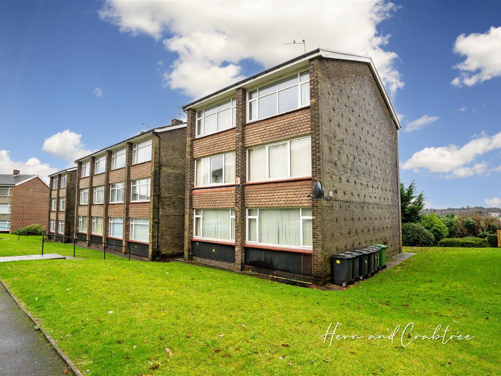 2 bed flat for sale in Kennerleigh Road, Rumney, Cardiff CF3, £145,000