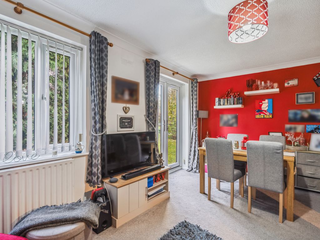 1 bed flat for sale in Little Greencroft, Chesham, Buckinghamshire HP5, £210,000
