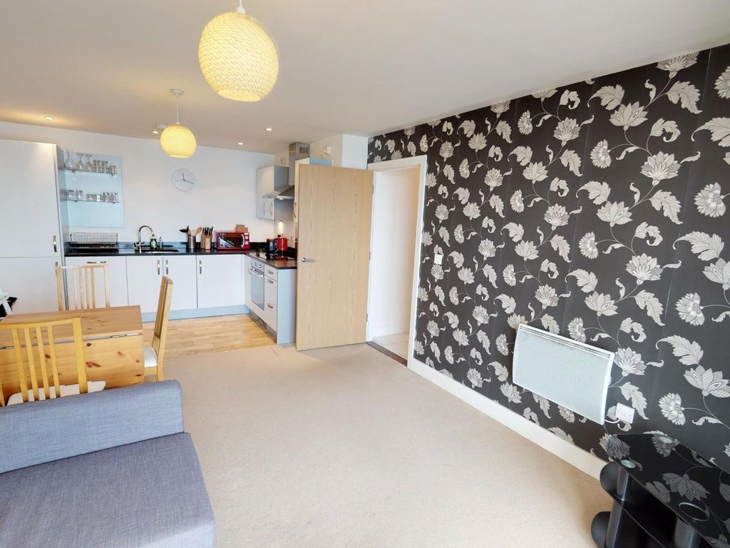 2 bed flat for sale in Ferry Court, Cardiff CF11, £220,000