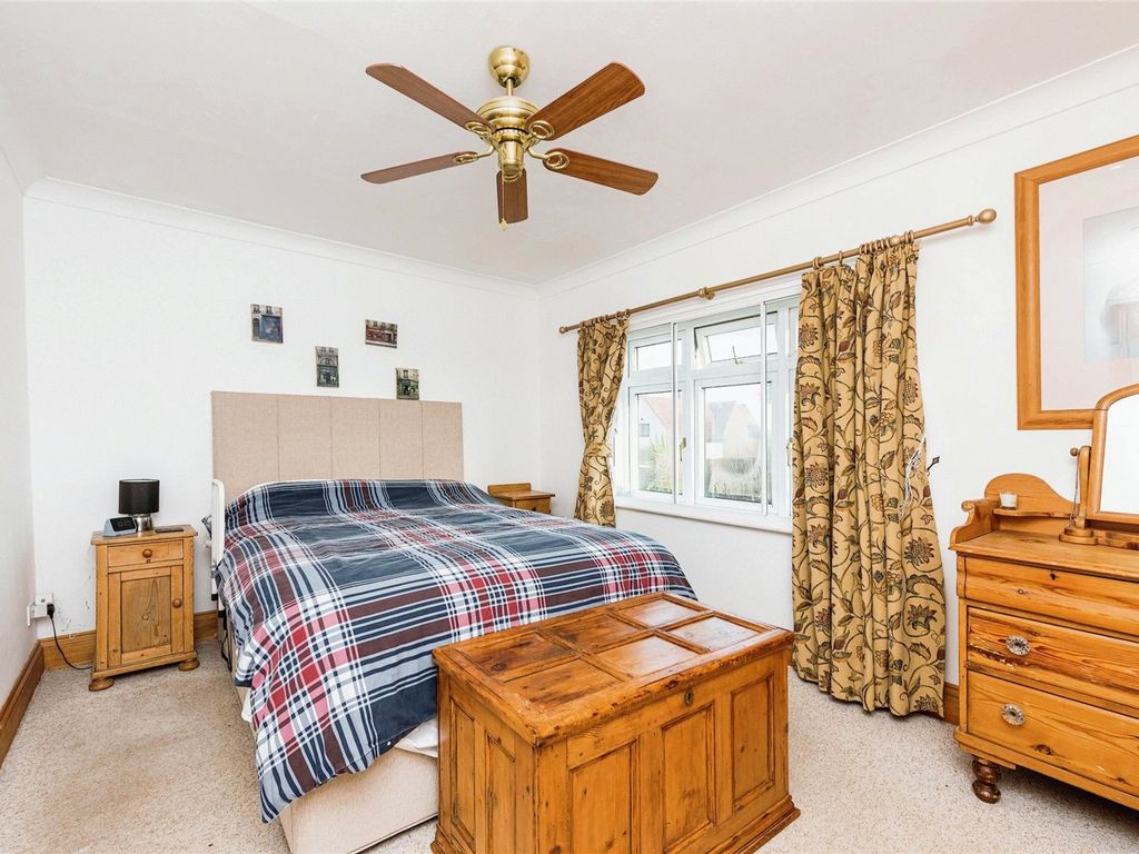 3 bed detached house for sale in Wellfield Road, Alrewas, Burton-On-Trent, Staffordshire DE13, £350,000