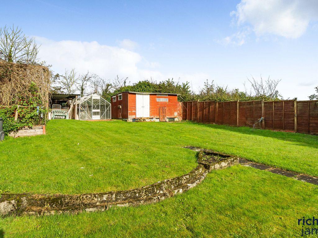 3 bed bungalow for sale in The Hyde, Purton, Wiltshire SN5, £625,000
