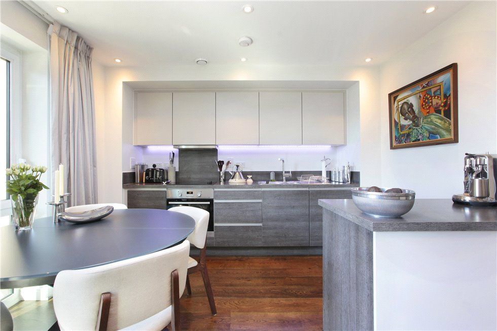 2 bed flat for sale in Avon House, Enterprise Way, Wandsworth, London SW18, £575,000