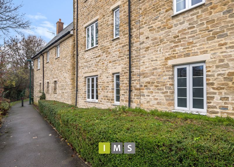 1 bed flat for sale in Cresswell Close, Yarnton, Kidlington OX5, £56,250