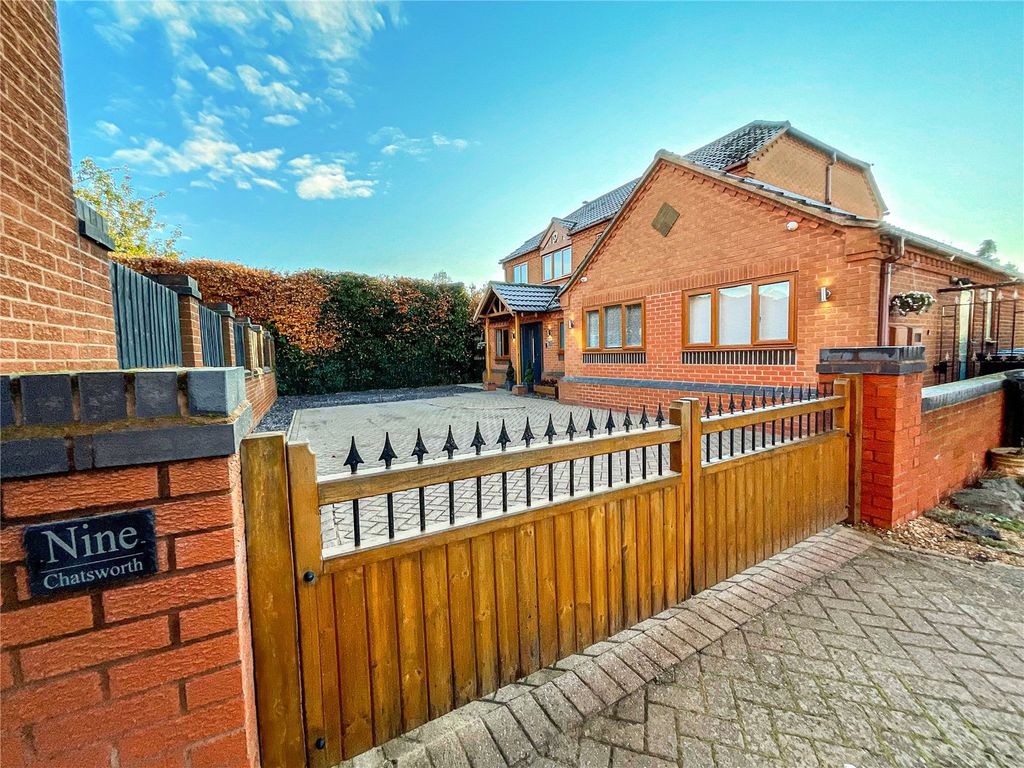 5 bed detached house for sale in Chatsworth, Tamworth, Staffordshire B79, £550,000