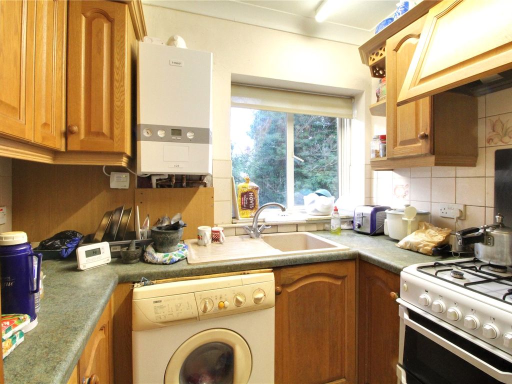 1 bed flat for sale in Sandford Court, Aldershot, Hampshire GU11, £140,000