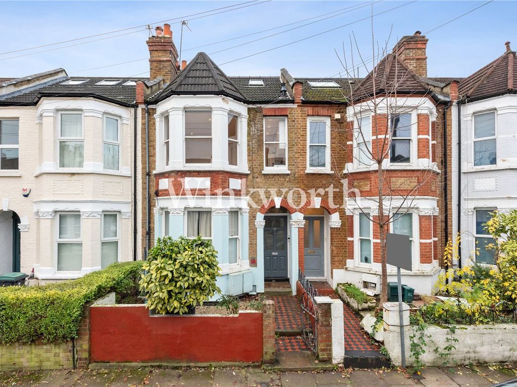 3 bed flat for sale in Rutland Gardens, Harringay Gardens N4, £575,000