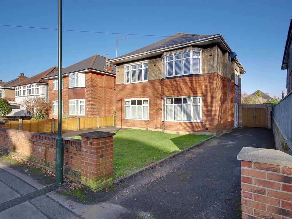 4 bed maisonette for sale in St. Lukes Road, Bournemouth BH3, £415,000