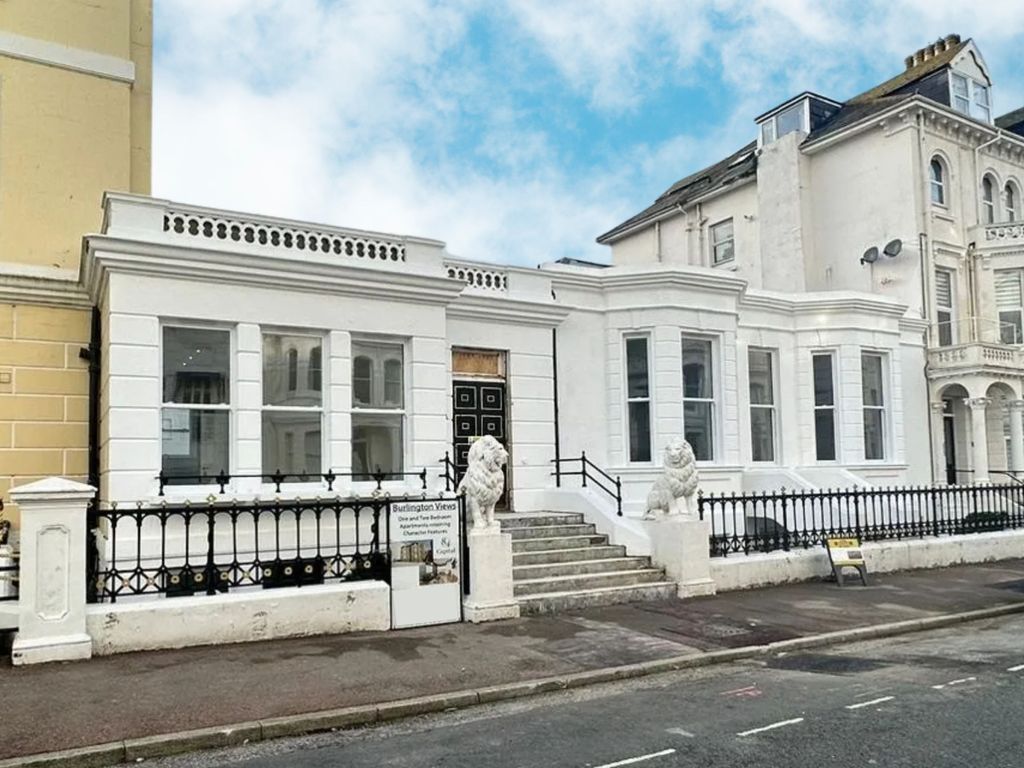 2 bed flat for sale in Flat 7, Grande View, Eastbourne BN21, £280,000